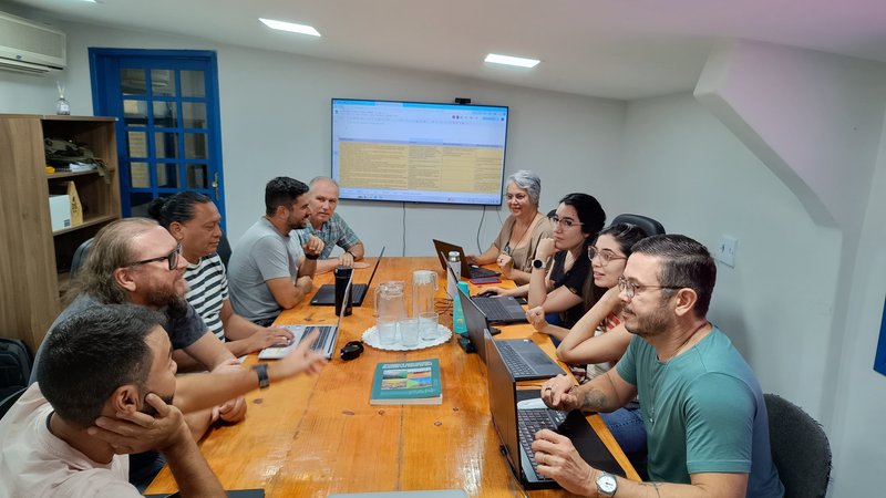 Equipe trabalha na primeira versão do PAB